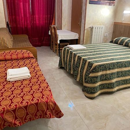 Готель Termini Relex House Рим Екстер'єр фото
